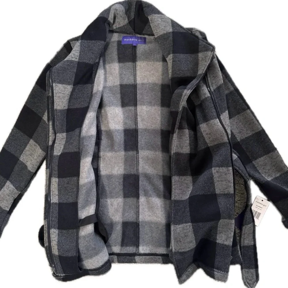 BRAND NEW Buffalo Plaid Women's Jacket with Belt - Picture 4 of 5